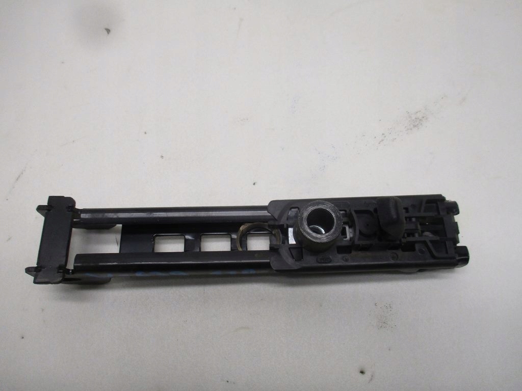 Купити Регулювання висоти поперечина ліва mercedes vito 639