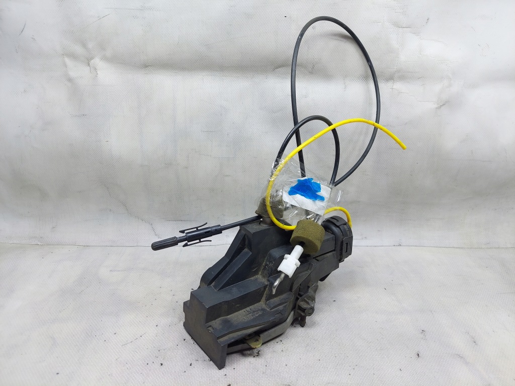 Mercedes a160 замок двері правий перед Ціна