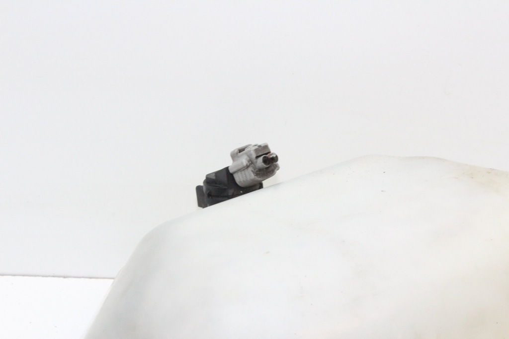 фото №9, Бачок омивача mazda rx-8 se, fe 860141392 1.3l бензиновий 170kw