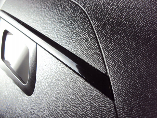 фото №4, Оббивка двері правий задня peugeot 208 ii