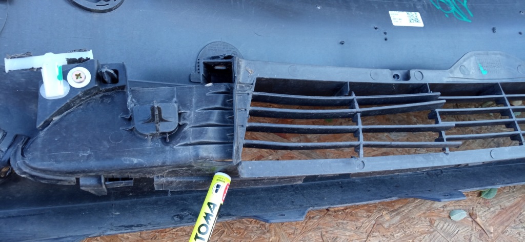 Tesla model 3 бампер перед передній 1084168-00 pdc Зі Шроту