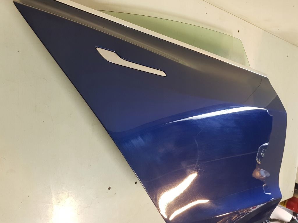 Tesla 3 дверь правое задний  deep blue Недорого
