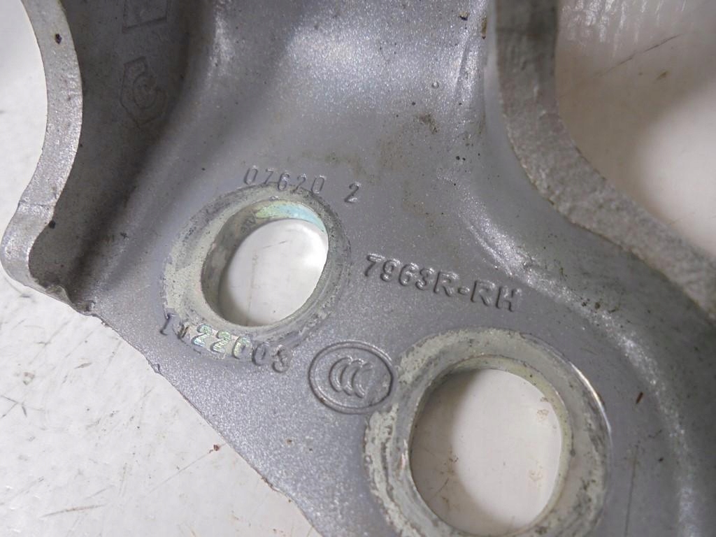 фото №4, Петлі двері правий перед renault комплект 79636 4150r renault clio v 1.5