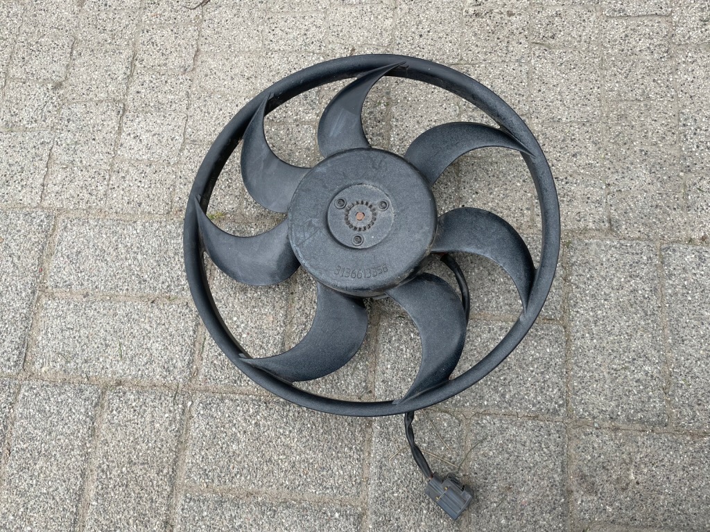 Купити Вентилятор радіатора mazda 3 3137228043 3136613356