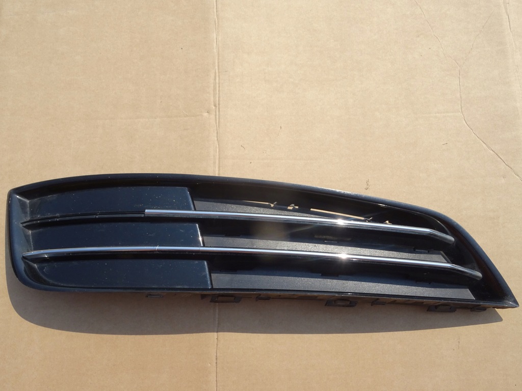 фото №1, Audi a8 решітка права захист 4h0807680m