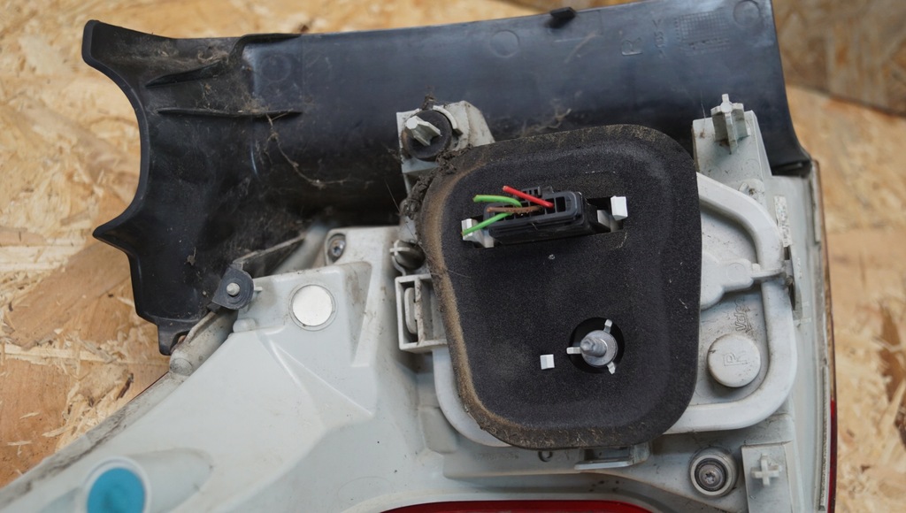 фото №12, Лампа правый задняя peugeot 2008 i 9678074380