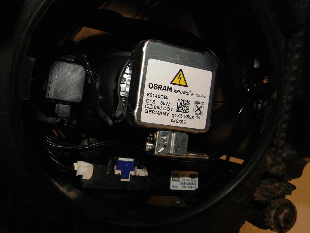 фото №13, Mercedes e 207 c/a w207 лампа права ксенон ксенон