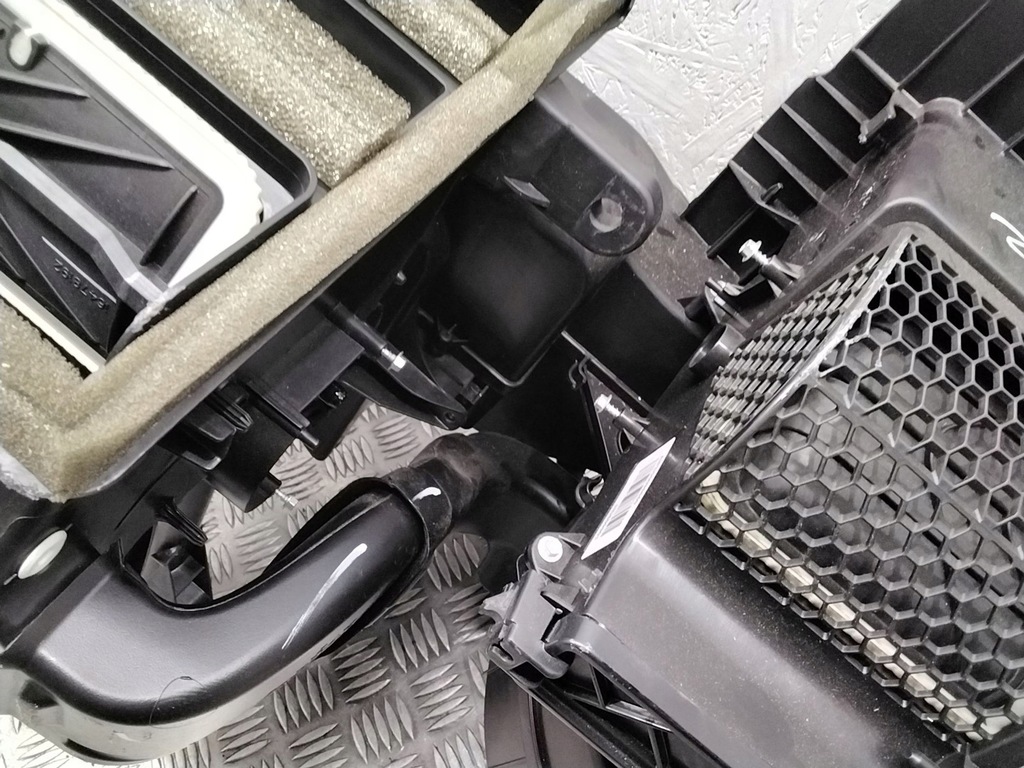 фото №8, Chrysler pacifica 2017 с передний корпус отопителя