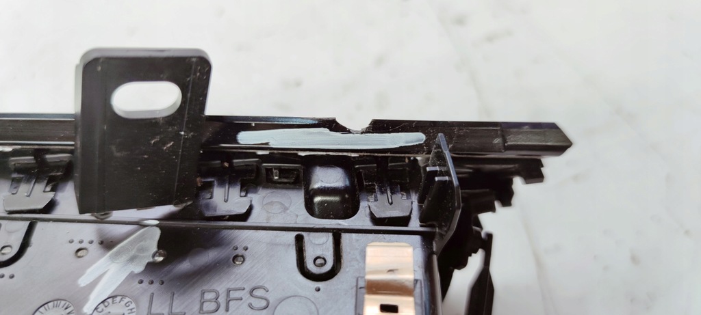 фото №7, Решётка обдув правая audi q3 f3 83b820902 6ps uszk