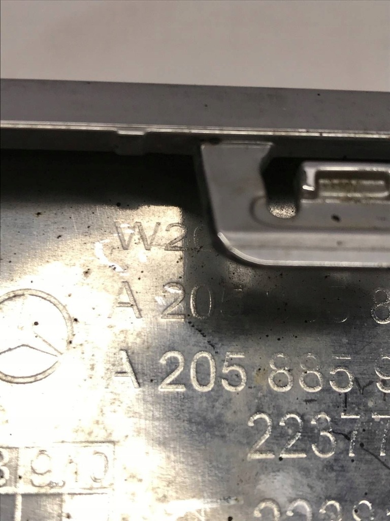 фото №12, Mercedes-benz c amg w205 молдинг бампера передній a2058858802