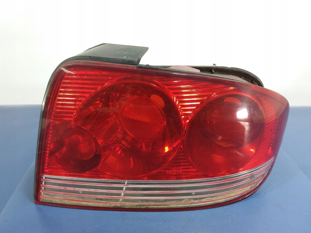 фото №1, Hyundai sonata iii ef lift лампа задня права