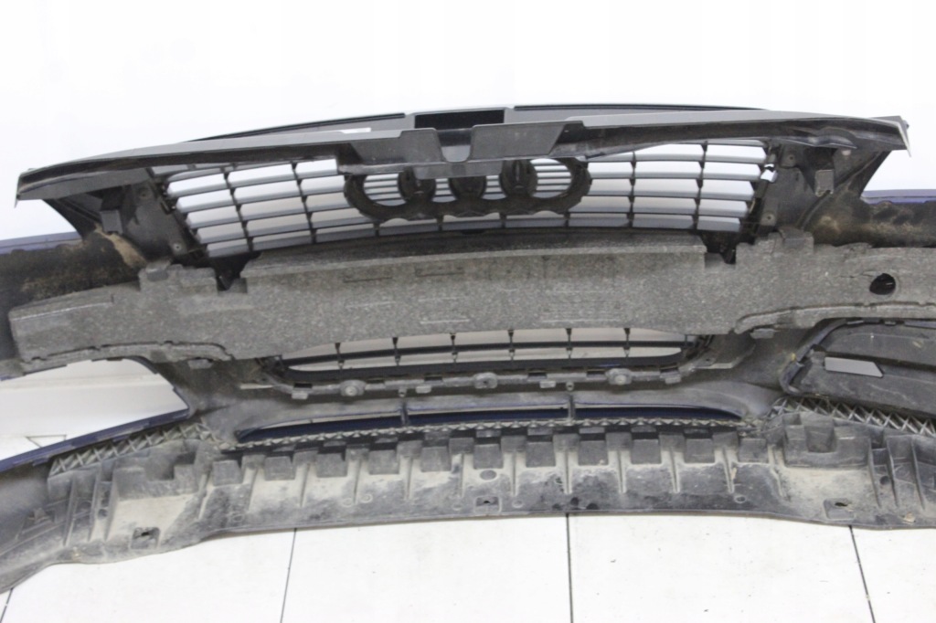 Audi a3 ii 8p lift 2008r- бампер перед передний решётка радиатора lx5q - код лакокрасочного покрытия Цена