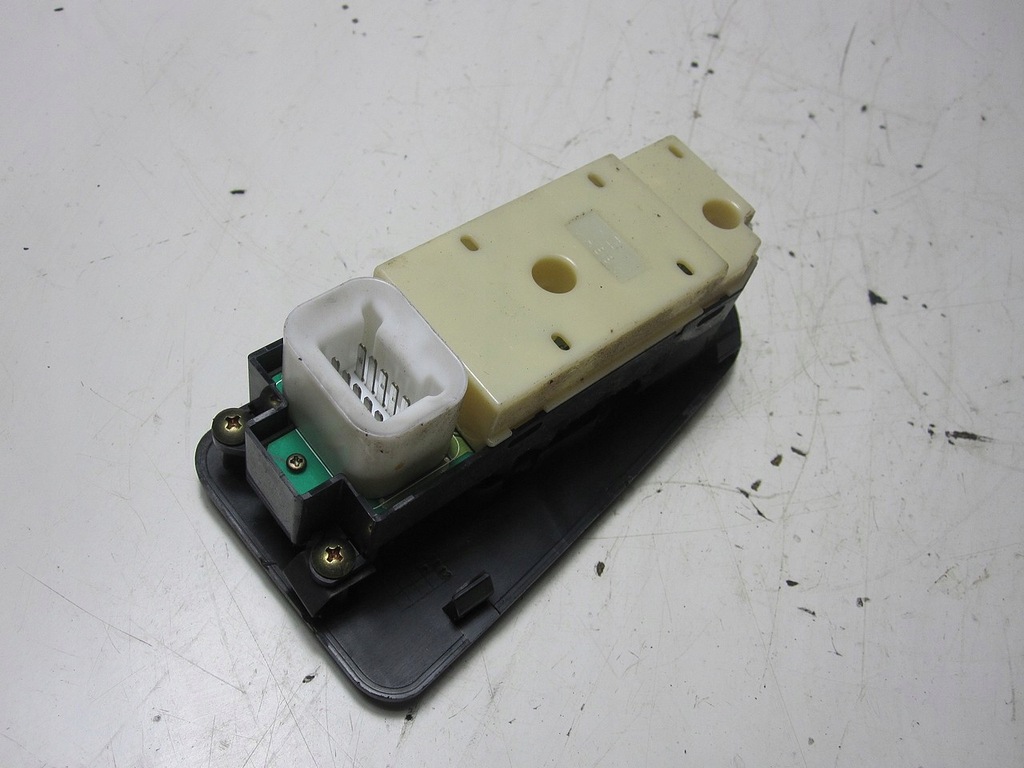 фото №5, Панель переключатель окон lp mitsubishi space runner 99