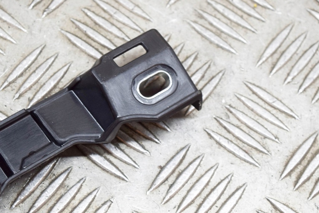 фото №5, Maserati levante suv m161 права сторона захист бічний задній кронштейн 670032