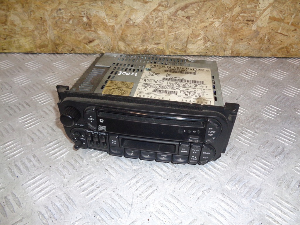 фото №1, Радиопроигрыватель chrysler 300m 98-