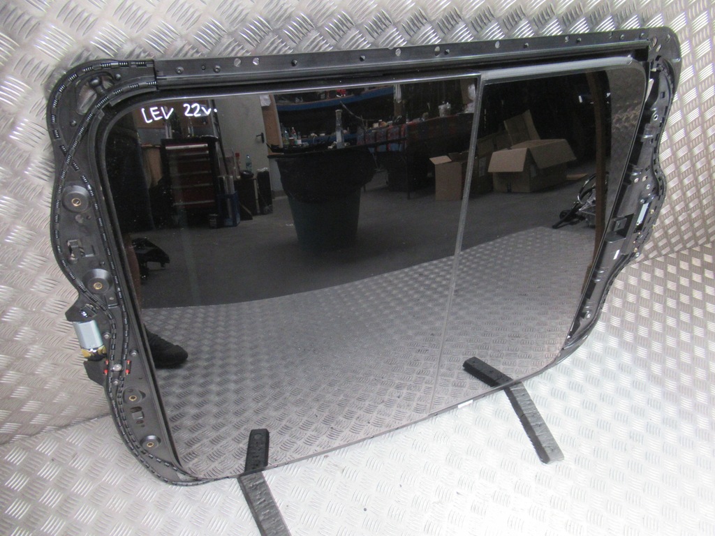 фото №1, Maserati levante люк комплект 06702661380