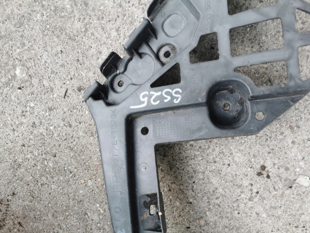 Напрямна бампера правий задня renault clio iii kombi Зі Шроту