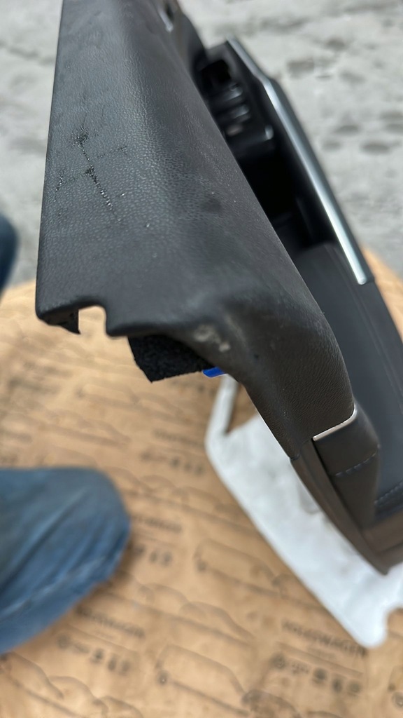 фото №4, Kia sorento 2021- обивка дверь левая перед