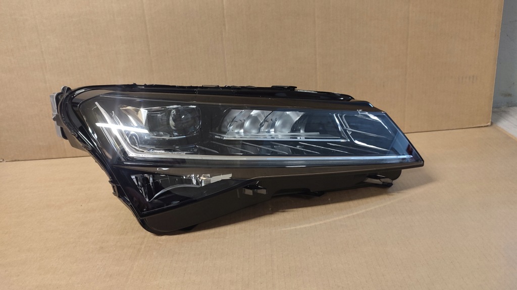 фото №1, Skoda superb iii lift 3v1 лампа права full led