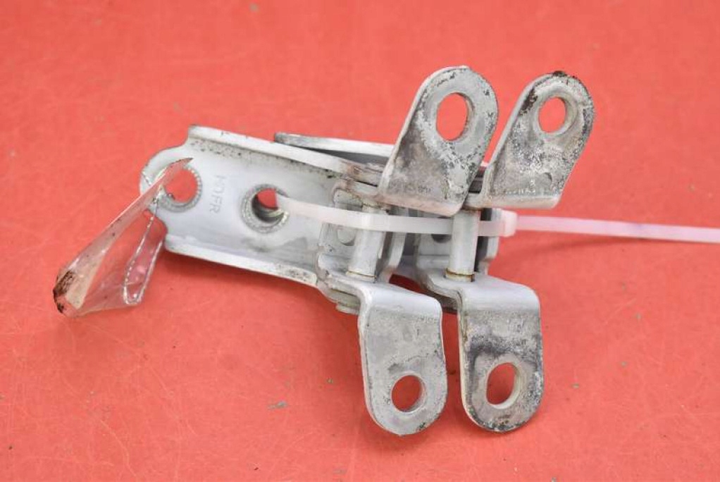 фото №1, Петля петли дверь правый перед hyundai ix35 09-13