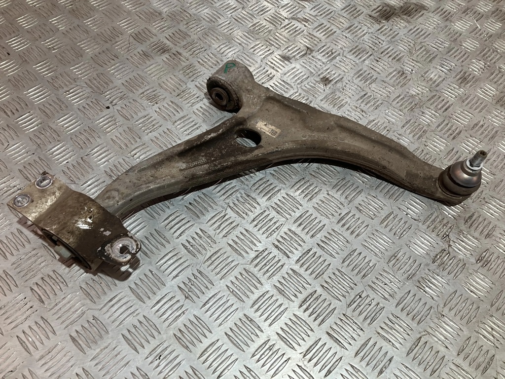 фото №1, Рычаг правый перед mercedes eqb x243 300 4matic