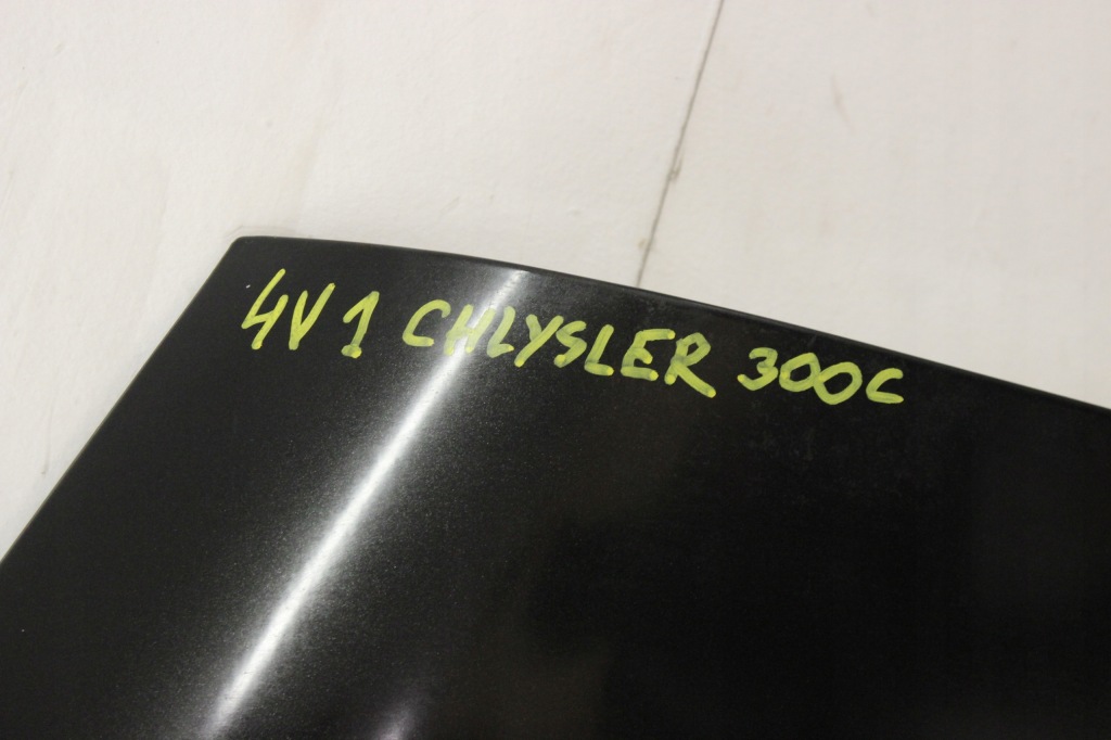 Капот крышка двигателя chrysler 300c 2004r- Цена