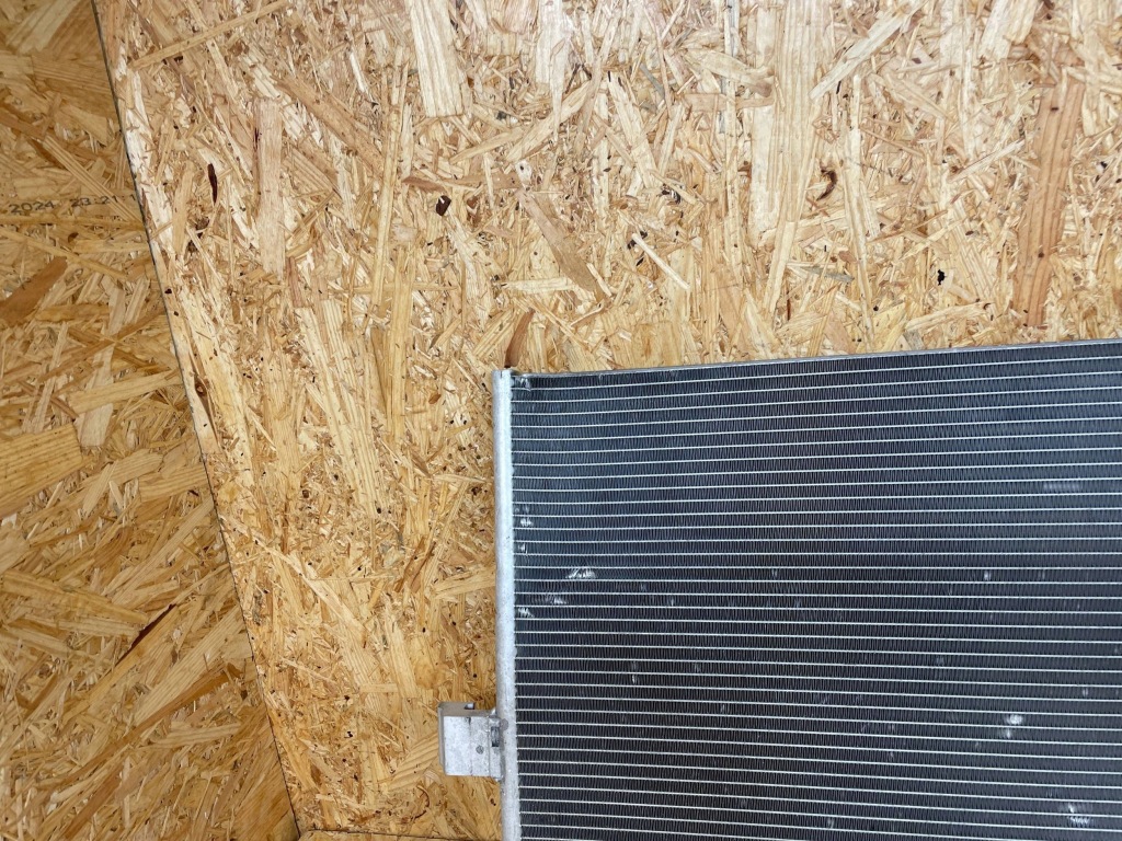 Радіатор конденсатор кондиціонера bmw x3 g01 x4 g02 x5 g05 x6 g06 9473848 Зі Шроту