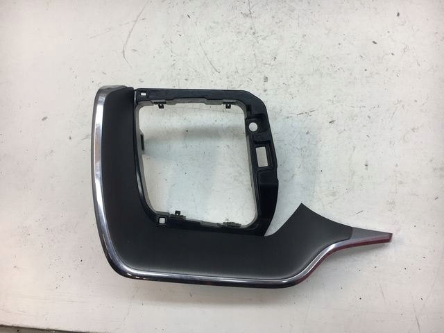 фото №1, Volvo xc60 ii рамка ґрати обдув ліва 31417628