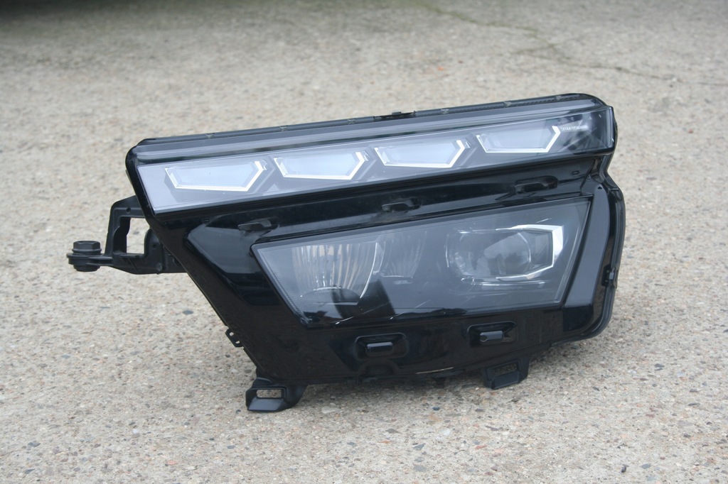 фото №1, Kamiq full led - левый 658.941.015.b