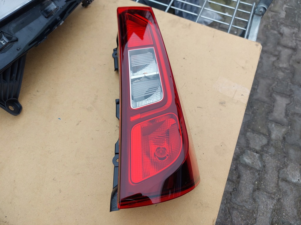 фото №1, Лампа задняя правая w крыло renault express 21-