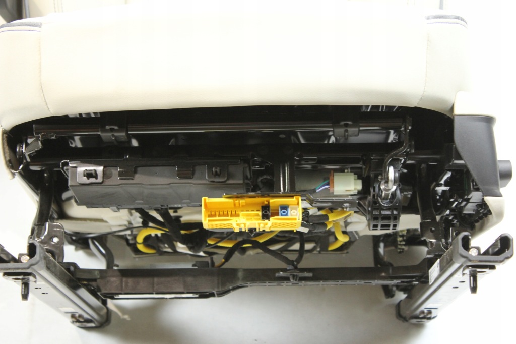 фото №12, Сидіння заднє сидіння спортивні сидіння vescin бежевий електрична регулювання mini cooper j01