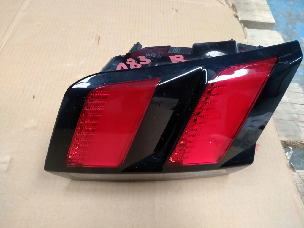фото №3, Peugeot 3008 ii лампа задня права кришка багажника