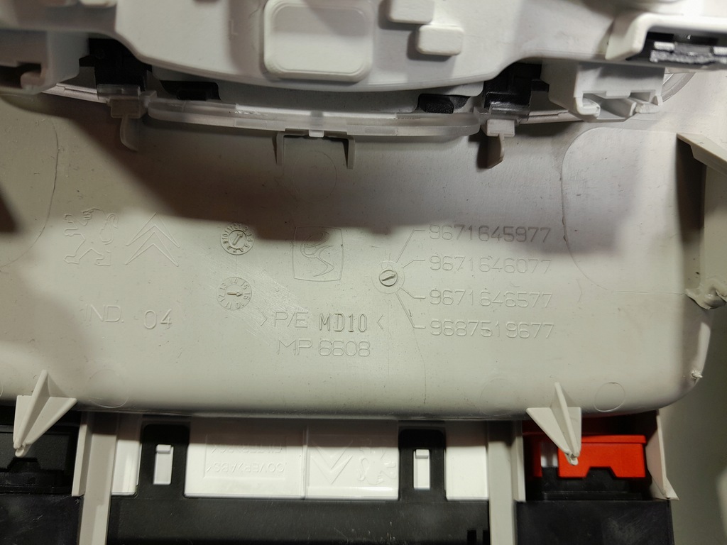 фото №10, Citroen c4 ii lift лампа потолочный освещение кабины sos 9671646077