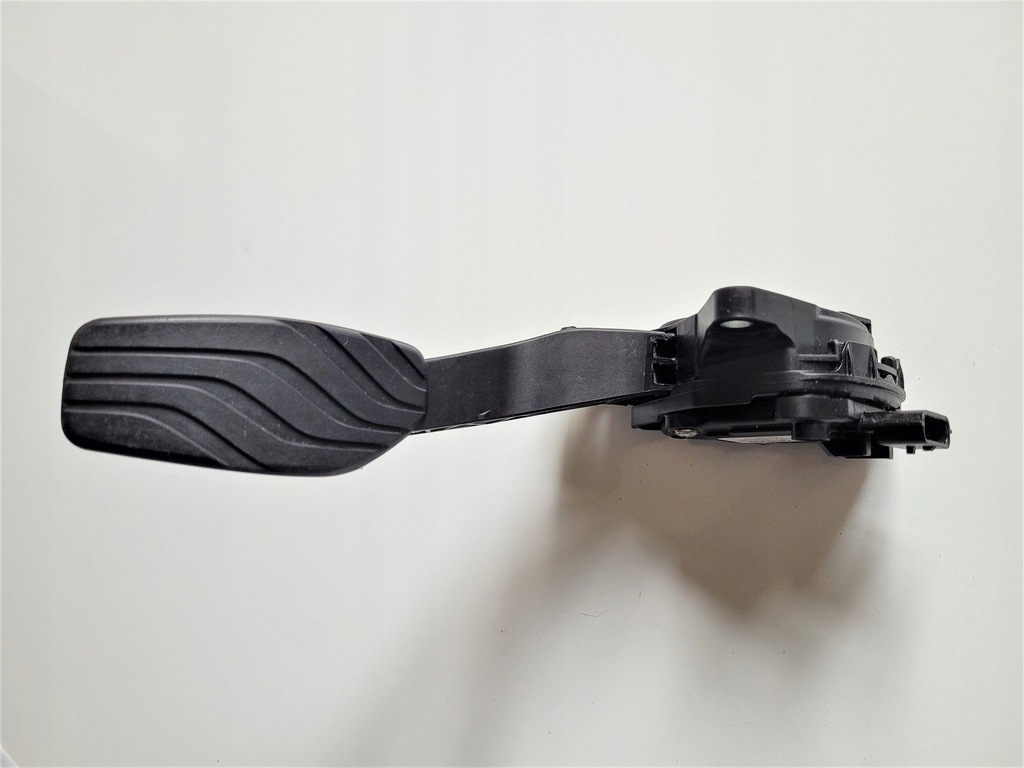 фото №1, Nissan rogue 2015 педалі