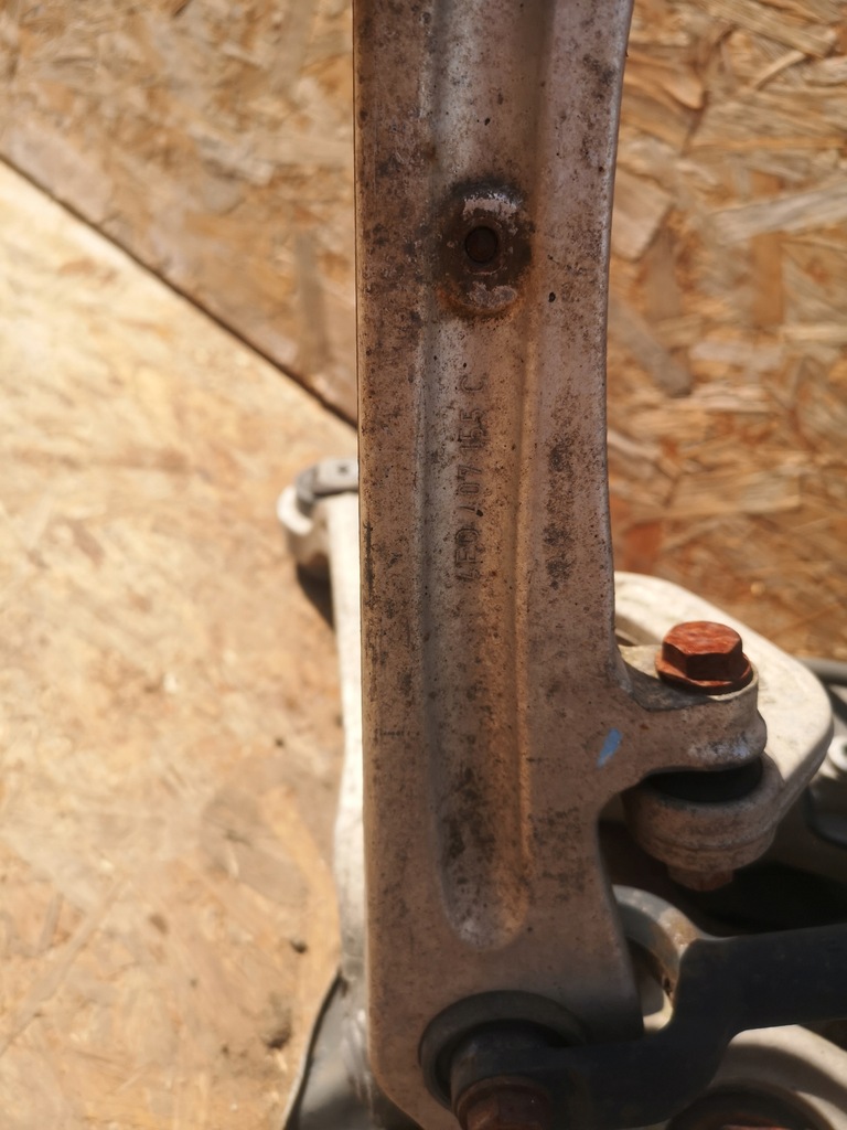 фото №7, A8 d3 амортизационная стойка левый перед поворотный кулак 4e0616039ag