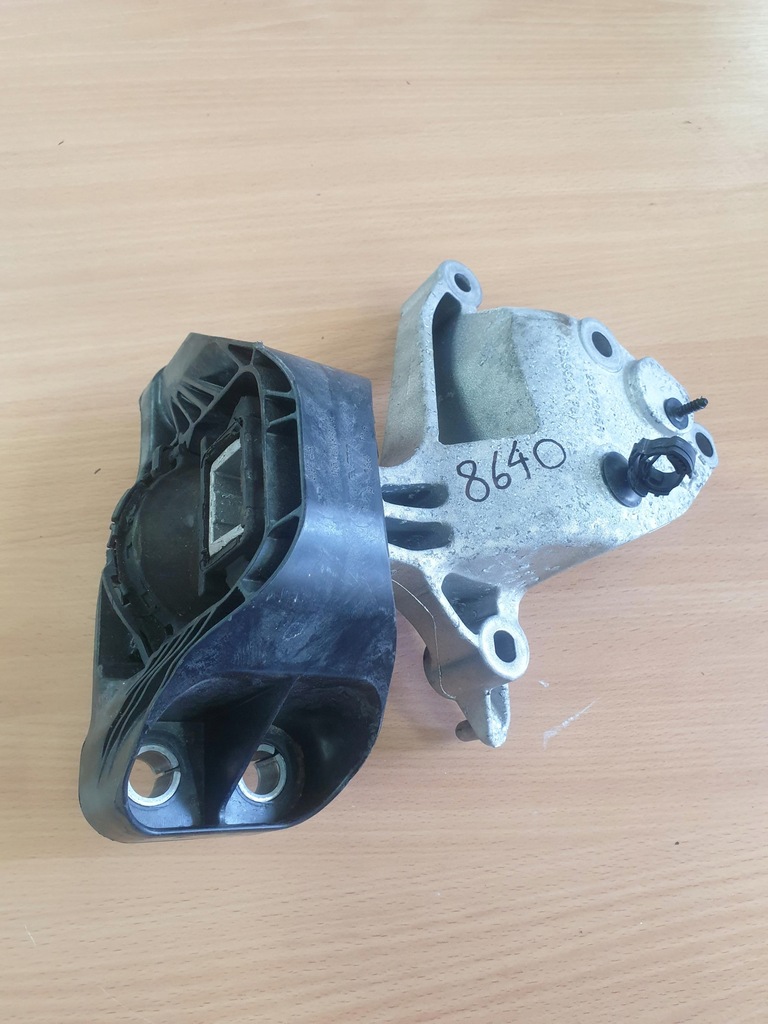 фото №1, Renault megane iv 14- кронштейн двигателя 112327345r