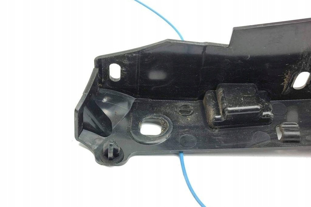 фото №9, Правий напрямна заднього бампера bmw i3 i01 19593510 0.6l 2015