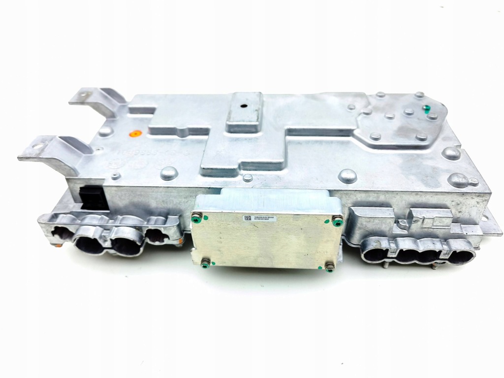 Tesla model s 2015 inwerter/przetwornica напряжения 104987100a в Украине