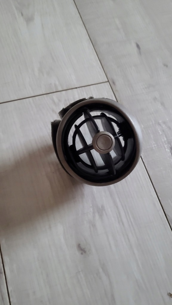 фото №1, Smart forfour решётка обдув боковая a4548300354