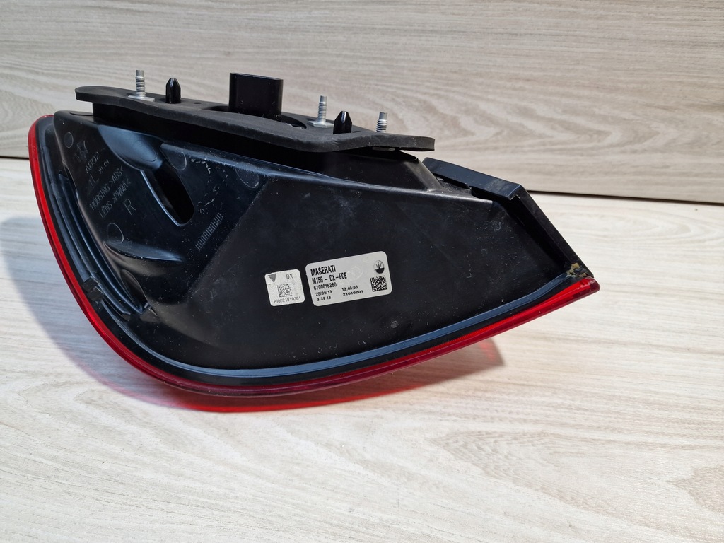 фото №6, Maserati quattroporte 13+ лампа задня права europa