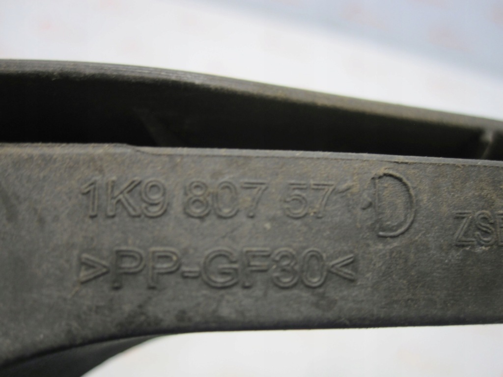 Vw golf vi 11r кронштейн  фары левое  перед 1k9807571d в Украине