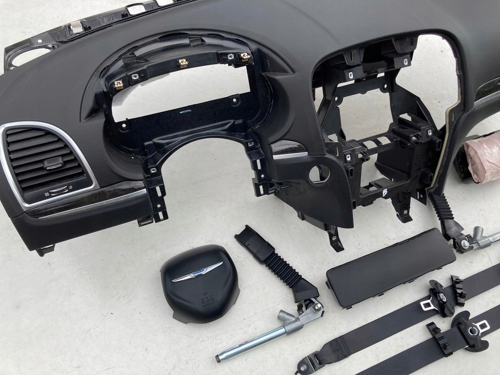 фото №5, Chrysler 300c панель приладів панель приладів консоль подушки безпеки ремені