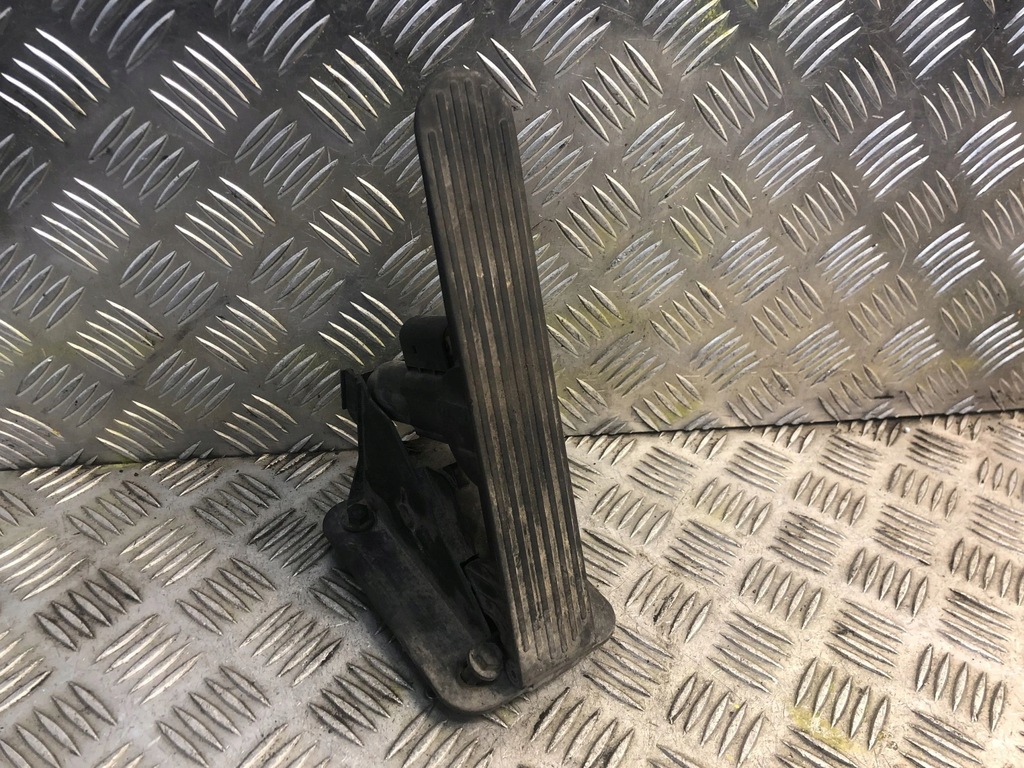 фото №1, Smart fortwo i педаль газу / прискорення