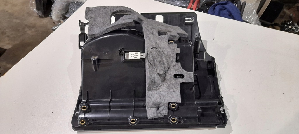 фото №4, Audi a4 b8 бардачок пассажира europa 8k1