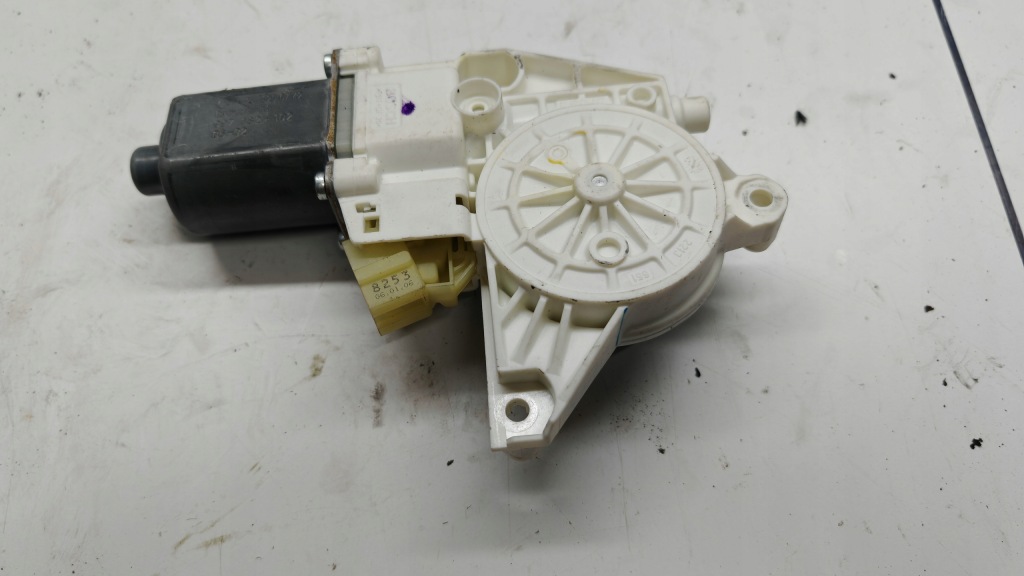 фото №1, Моторчик стекло левый перед mercedes r klasa w251 w164 a2518200742