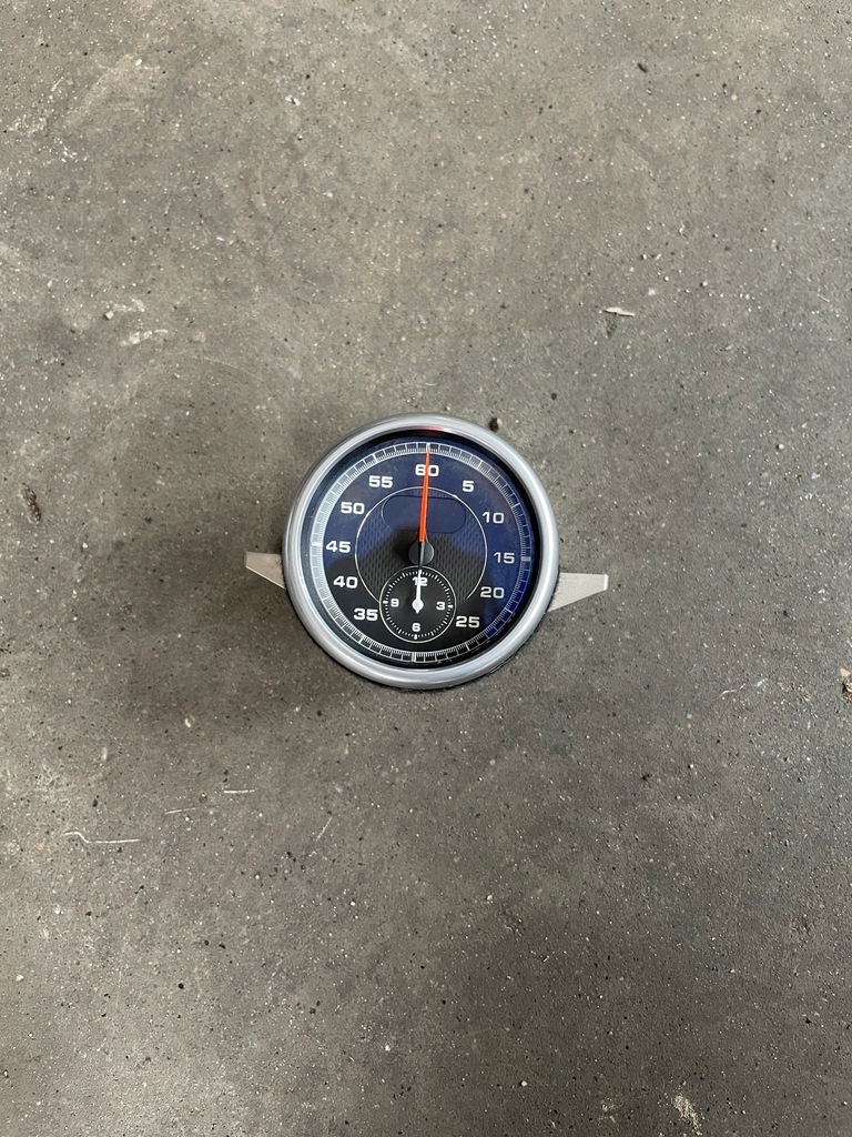 фото №1, Porsche cayenne 7p5 приборная панель стопор 7p5919203t