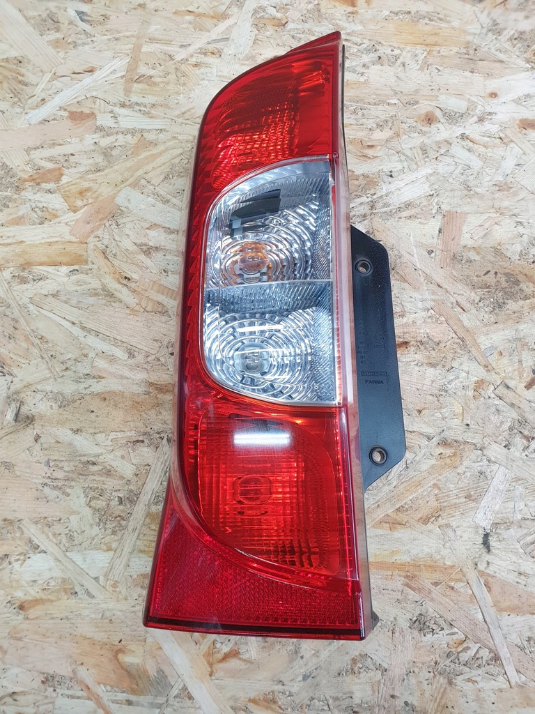 фото №1, Qubo fiorino лампа лівий задня