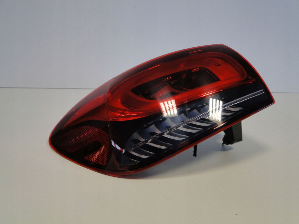 Mercedes лампа задня права gla 247 eqa 243 a2479062901 led європа Ціна