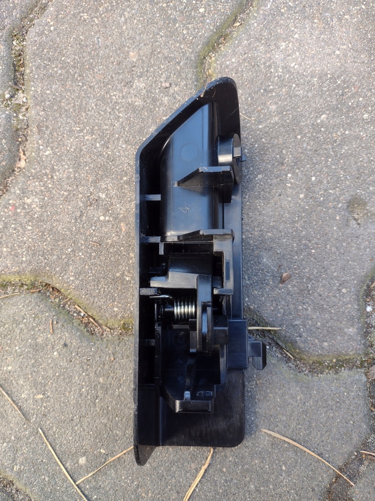 фото №4, Відкривання кришка заливної toyota yaris iii 1.4d