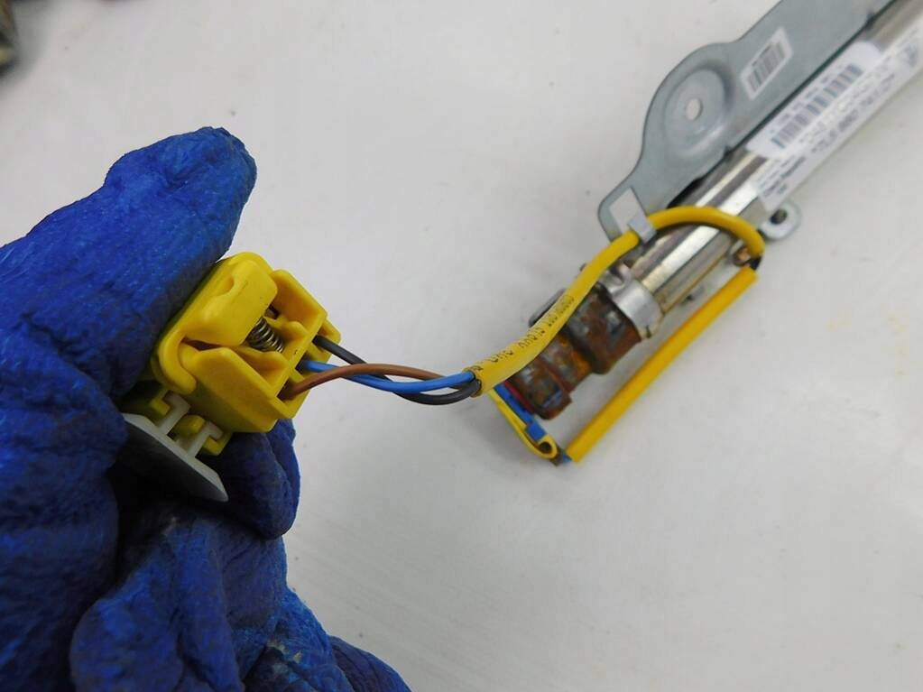 фото №6, Porsche cayenne i 03-10 шторка безопасности левая 7l5880741d